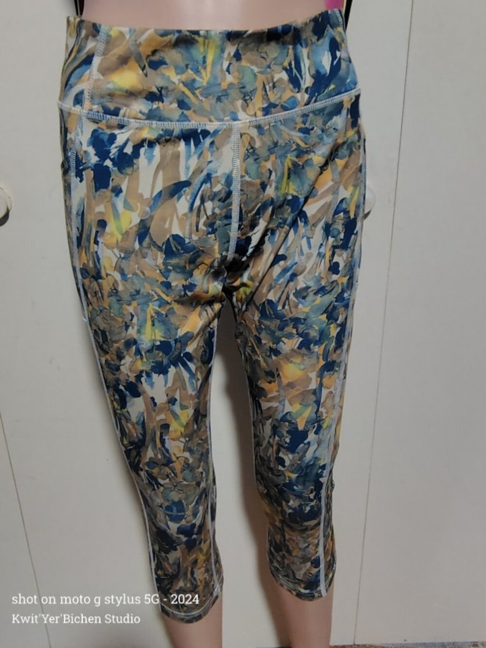 TEK GEAR Leggings SZ MED yellow saffron abstract